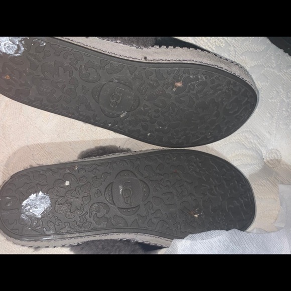 UGG Slippers - Picture 2 of 2